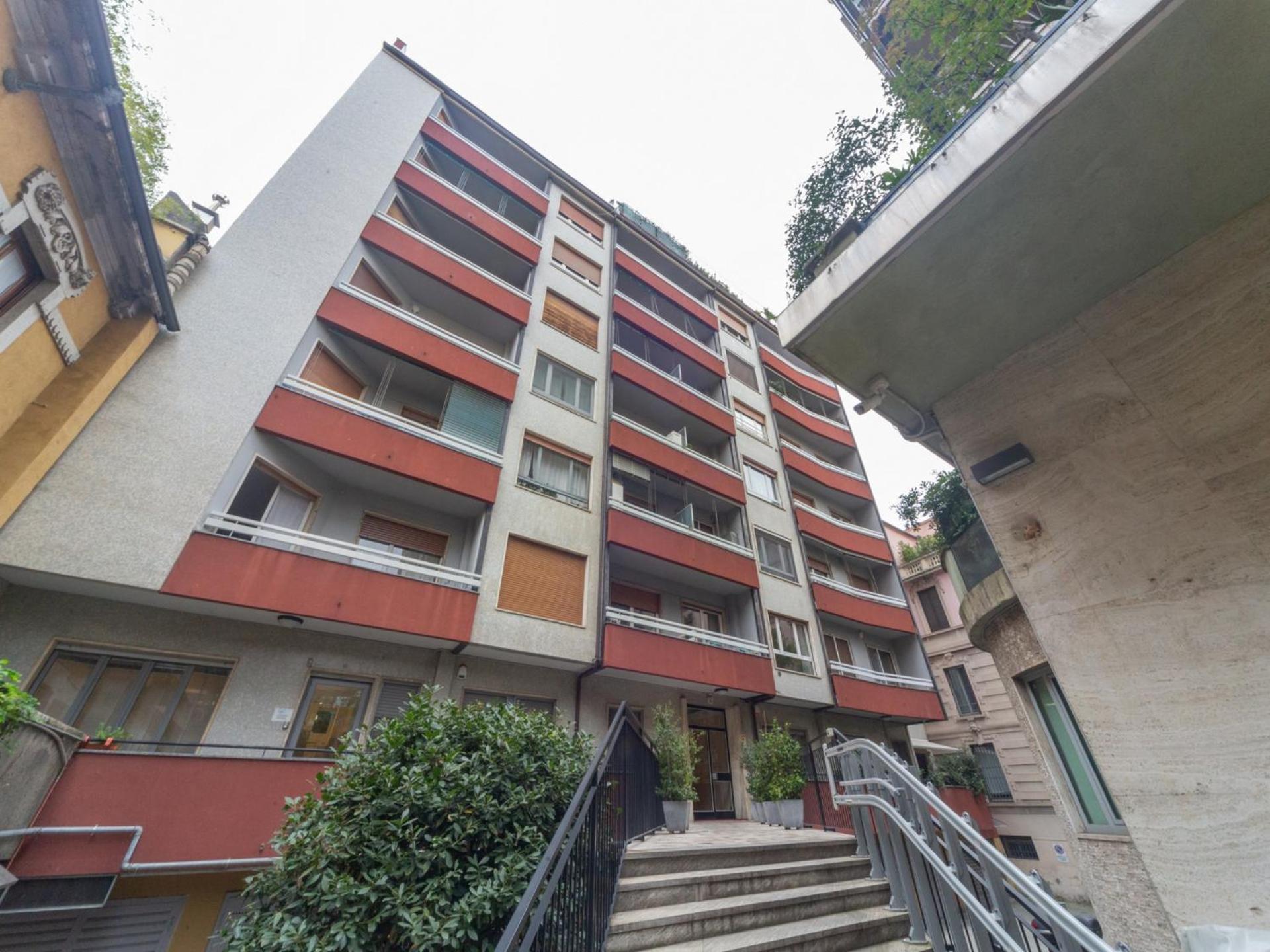 The Rent - One-bedroom With A Terrace In Corso Sempione Apartment Milan