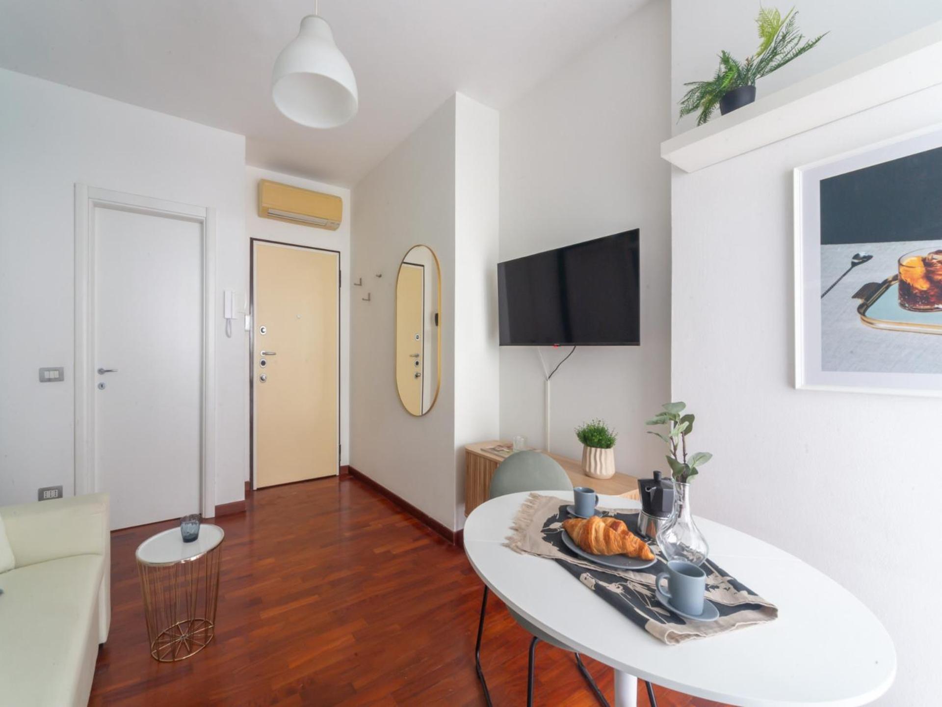 The Rent - One-bedroom With A Terrace In Corso Sempione Apartment